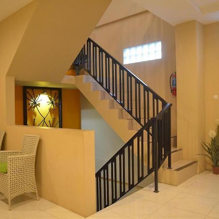 Hotel Ahava Magelang Kültér fotó