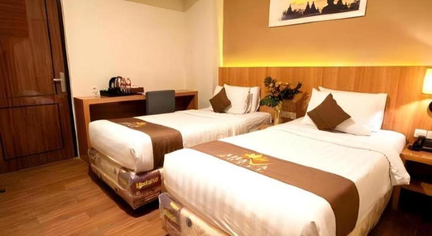 Hotel Ahava Magelang Kültér fotó