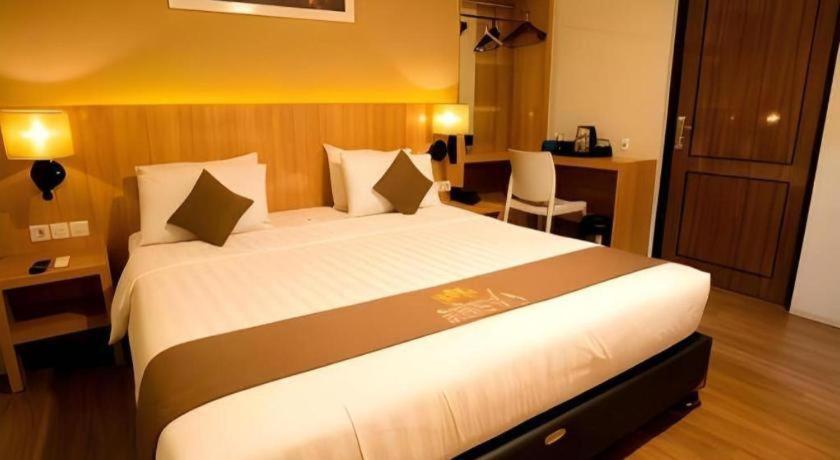 Hotel Ahava Magelang Kültér fotó